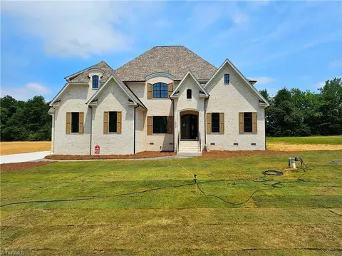 1002 Old Hickory Ct, Summerfield, NC 27358