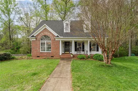 5723 Bromley Dr, Kernersville, NC 27284
