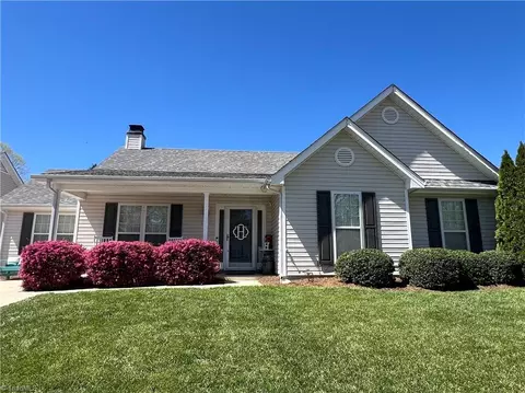 1720 Hargrove Dr, Mcleansville, NC 27301