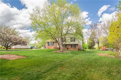 166 Greenhaven Dr, Lexington, NC 27292