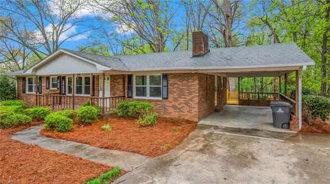 1023 Solomon Dr, Kernersville, NC 27284
