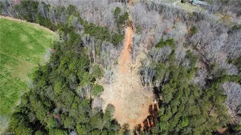 450 Powell Bridge Rd, Harmony, NC 28634 photo 2