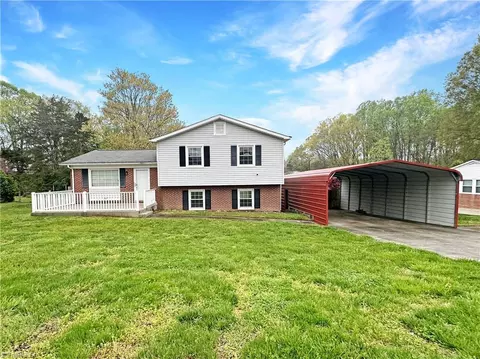 94 Musket Dr, Kernersville, NC 27284