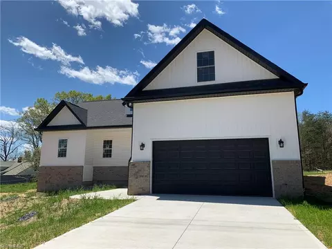 6721 River Track Rd, Mcleansville, NC 27301