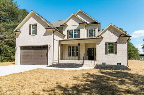 1805 Hicks Edwards Dr, Kernersville, NC 27284