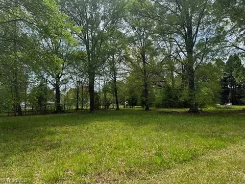 3 12th Avenue, Mayodan, NC 27027