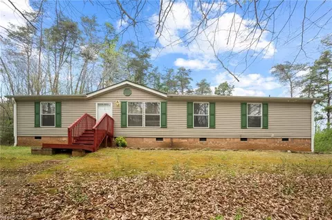 3049 Hauser Rd, East Bend, NC 27018