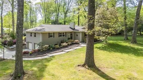 1008 Forest Hill Dr, Greensboro, NC 27410