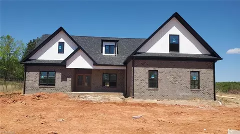 265 Wynnfall Dr, Lexington, NC 27295