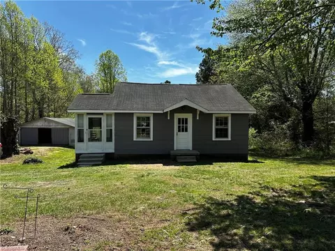 2960 Amostown Rd, Sandy Ridge, NC 27046
