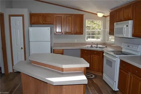 231 Summertime Dr, Madison, NC 27025 photo 8