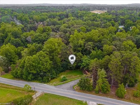 352 Shell Rd, Thomasville, NC 27360 photo 1