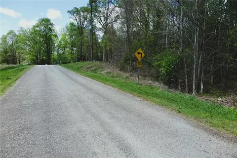 5027 Crossmill Rd, Mcleansville, NC 27301