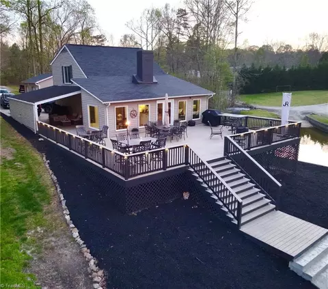 207 Highland Dr, Lexington, NC 27292