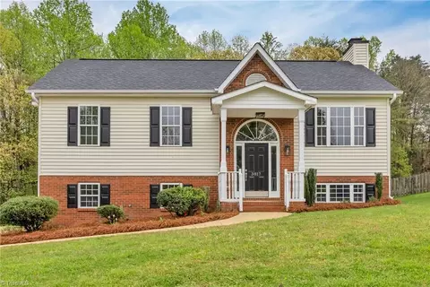 3817 Hunt Chase Dr, Greensboro, NC 27407