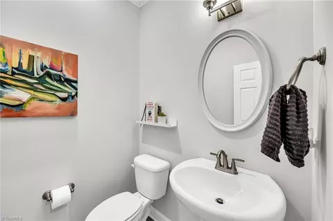 Bath - 2806 Fallin Ct, High Point, NC 27262 photo 1 of 4
