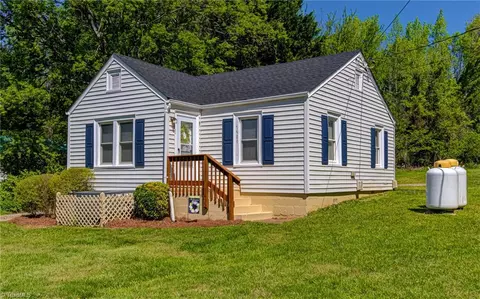 7501 Shallowford Rd, Lewisville, NC 27023