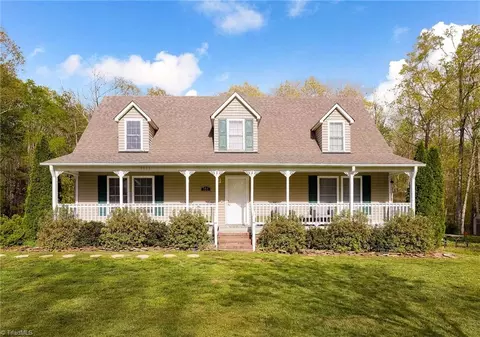 351 Forest Ridge Ln, Lexington, NC 27292