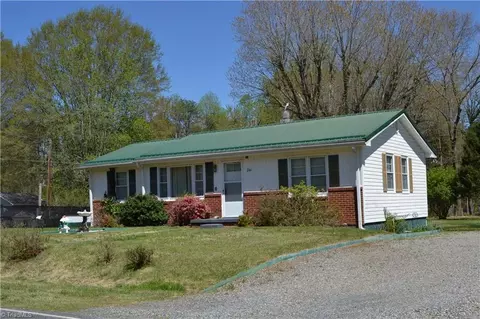 261 Ziglar Rd, Madison, NC 27025