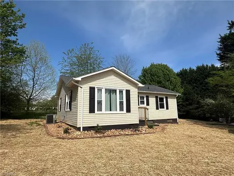 608 Fairplains Rd, North Wilkesboro, NC 28659
