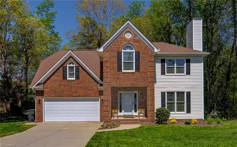 3918 Cedar Crest Ln, High Point, NC 27265