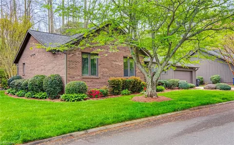 591 Ridgehaven Dr, Winston Salem, NC 27104