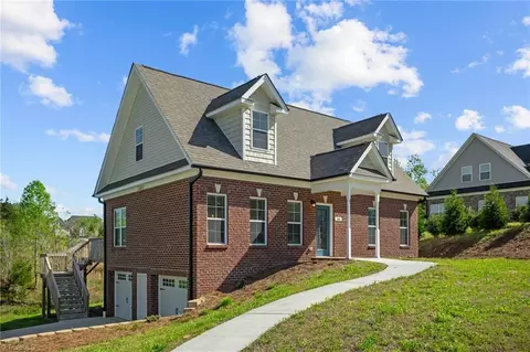 166 Lavender Ln, Winston Salem, NC 27107