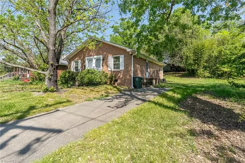 302 Cedar St N, Greensboro, NC 27407