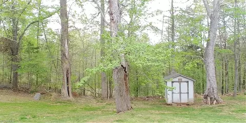 623 Whitehouse, Ridgeway, VA 24148 photo 4