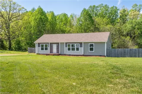 1178 Kaitlyn Dr, Boonville, NC 27011