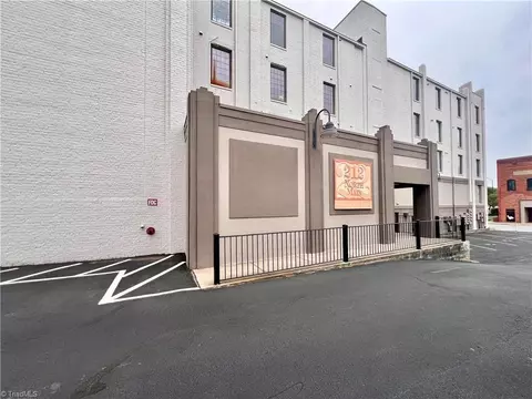 212 Main St N #2D, High Point, NC 27260