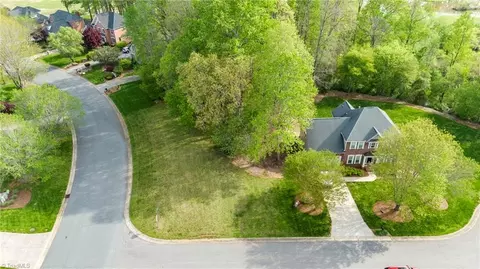 105 Kingsmill Ct, Advance, NC 27006