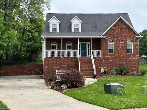 5095 Lake Garden Ct, Kernersville, NC 27284