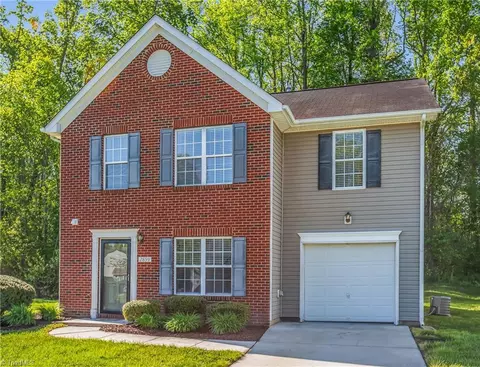 2859 Chestnut Heights Rd, Winston Salem, NC 27107