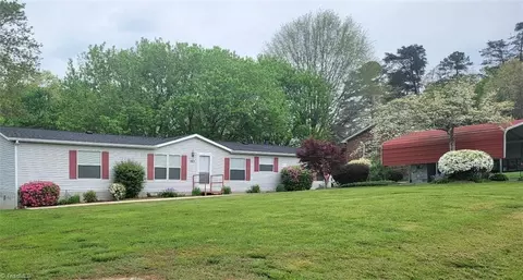 1803 Coon Rd, Pinnacle, NC 27043
