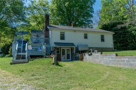 416 Cory Rd, High Point, NC 27265 photo 2