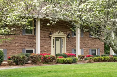 3900 Tam O Shanter Rd, Kernersville, NC 27284