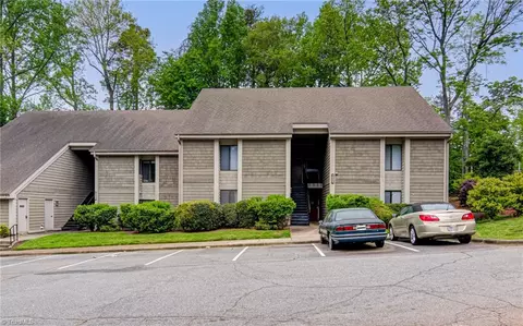 1502 Benjamin Pkwy #C, Greensboro, NC 27408