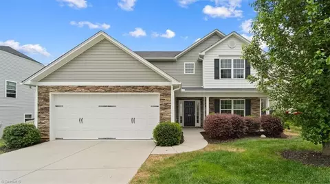 2611 Crosland Hill Dr, Winston Salem, NC 27106