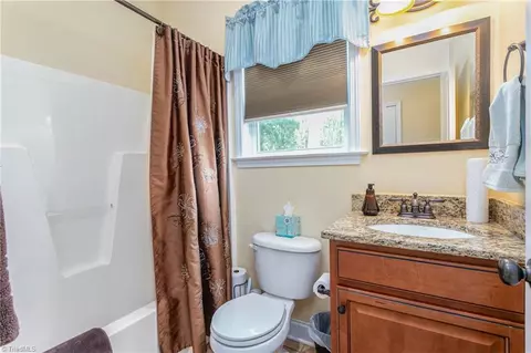 Bath - 2939 Tall Cedar Ln, Trinity, NC 27370 photo 2 of 7