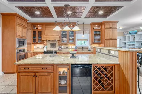 Kitchen - 2939 Tall Cedar Ln, Trinity, NC 27370 photo 2 of 6
