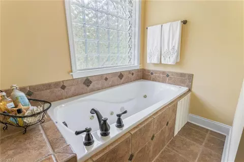 Bath - 2939 Tall Cedar Ln, Trinity, NC 27370 photo 5 of 7