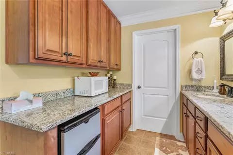 Kitchen - 2939 Tall Cedar Ln, Trinity, NC 27370 photo 6 of 6