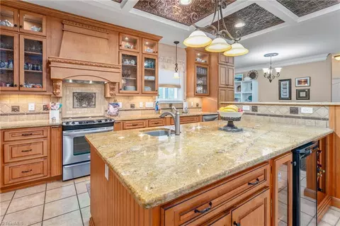 Kitchen - 2939 Tall Cedar Ln, Trinity, NC 27370 photo 3 of 6