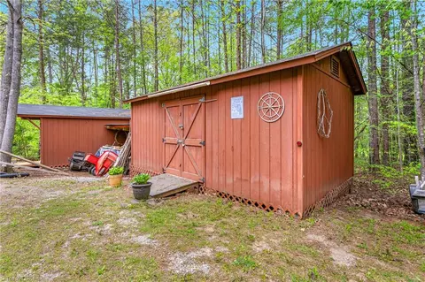 Exterior - 2939 Tall Cedar Ln, Trinity, NC 27370 photo 9 of 13