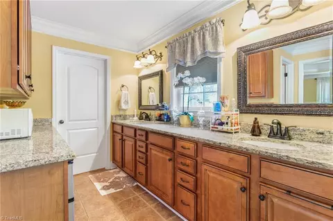 Bath - 2939 Tall Cedar Ln, Trinity, NC 27370 photo 3 of 7