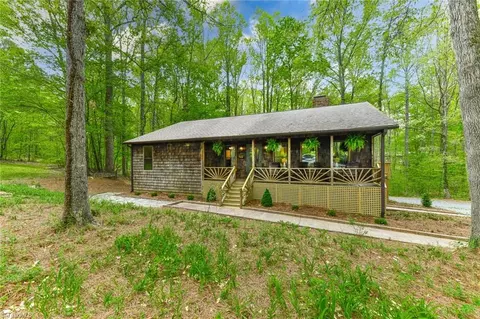 8202 Dennis Rd, Germanton, NC 27019