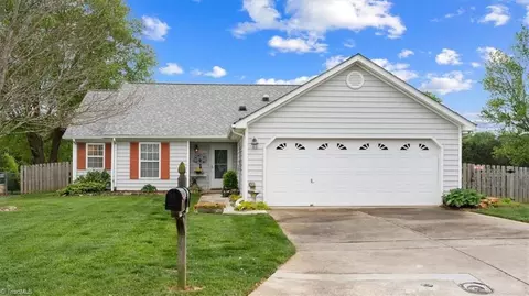 536 Pecan Ridge Cir, Kernersville, NC 27284