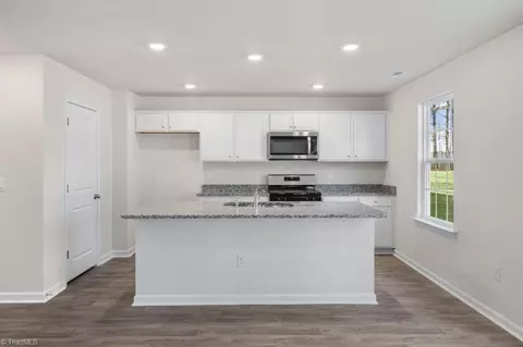 Kitchen - 230 Birch Tree Way, Mayodan, NC 27027 photo 2 of 4