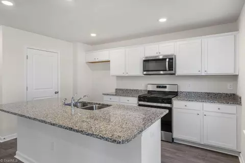 Kitchen - 230 Birch Tree Way, Mayodan, NC 27027 photo 1 of 4